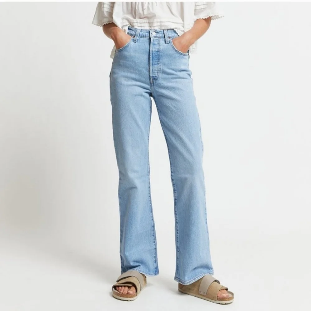 Levi's Ribcage Flare Bootcut Jeans - Picture 2 of 13